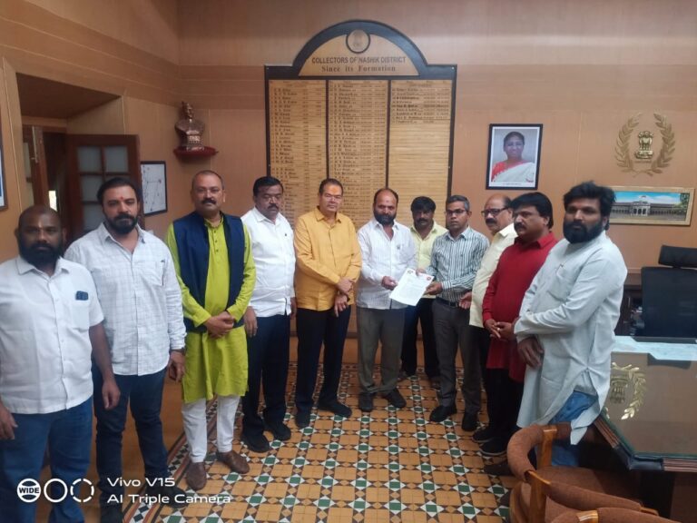 अवकाळीने नुकसान झालेल्या पिकांचे पंचनामे करून* *शेतकऱ्यांना तातडीने नुकसान भरपाई मिळवून द्यावी*  *शिवसेना ठाकरे गटाचे जिल्हाधिकाऱ्यांना निवेदन*
