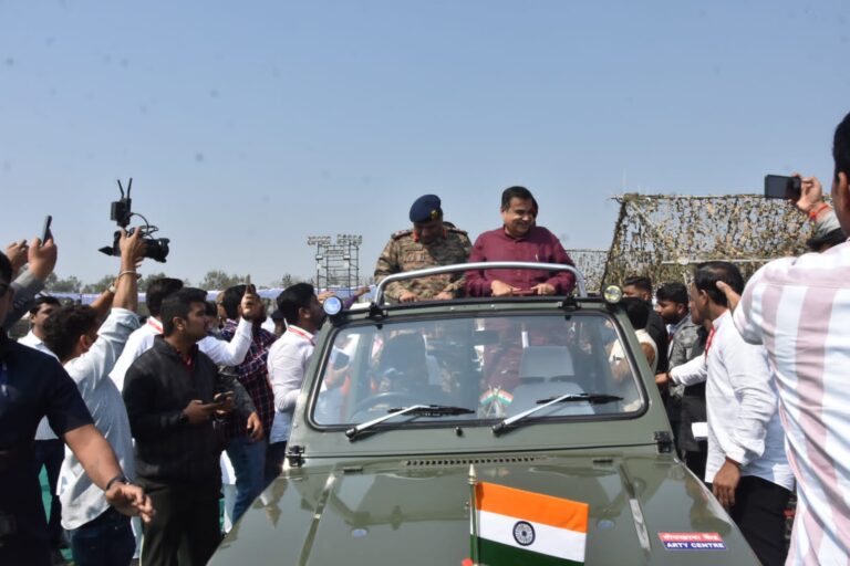 संरक्षण सामग्री निर्यात करणारा देश म्हणून भारताची ओळख – केंद्रिय मंत्री गडकरी