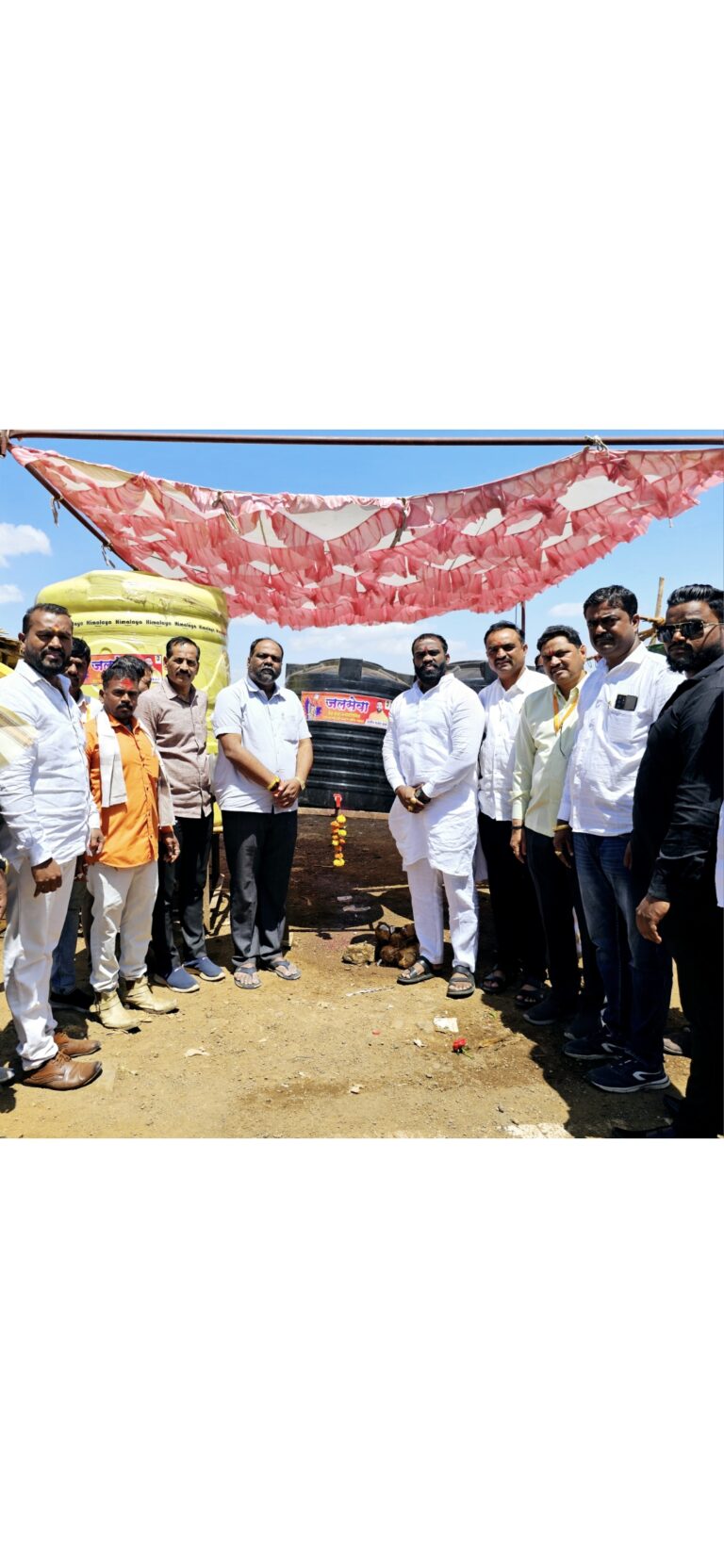 सप्तशृंगी गडावर टायगर ग्रुप प्रणित अर्जुन युवा मित्र परिवार यांच्या वतीने यात्रा उत्सवात जलसेवाचे उदघाटन*