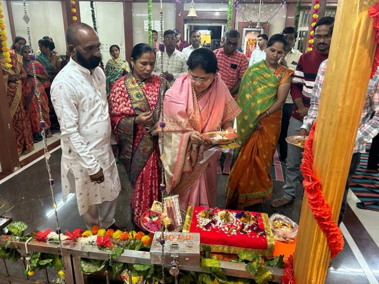 भगूर मध्ये श्रीराम मूर्ती प्रदान सोहळा संपन्न.