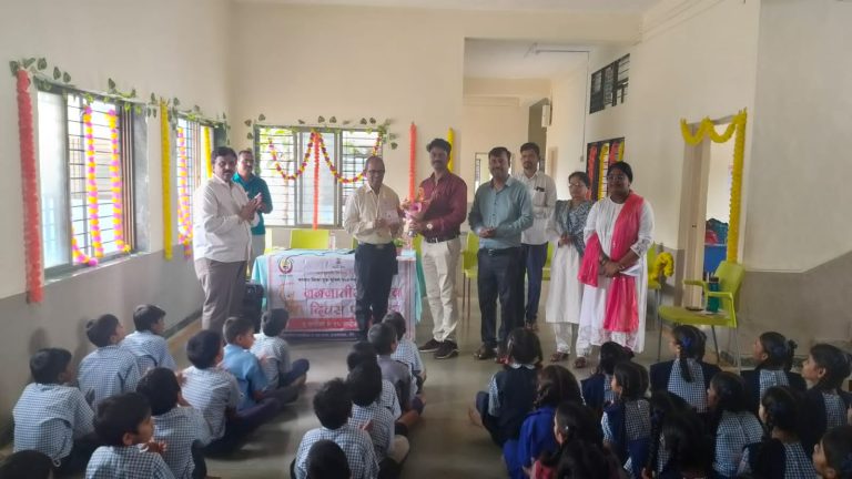 कौशल्य व्यक्तिमत्व विकास विषयावर मार्गदर्शन : डगळे