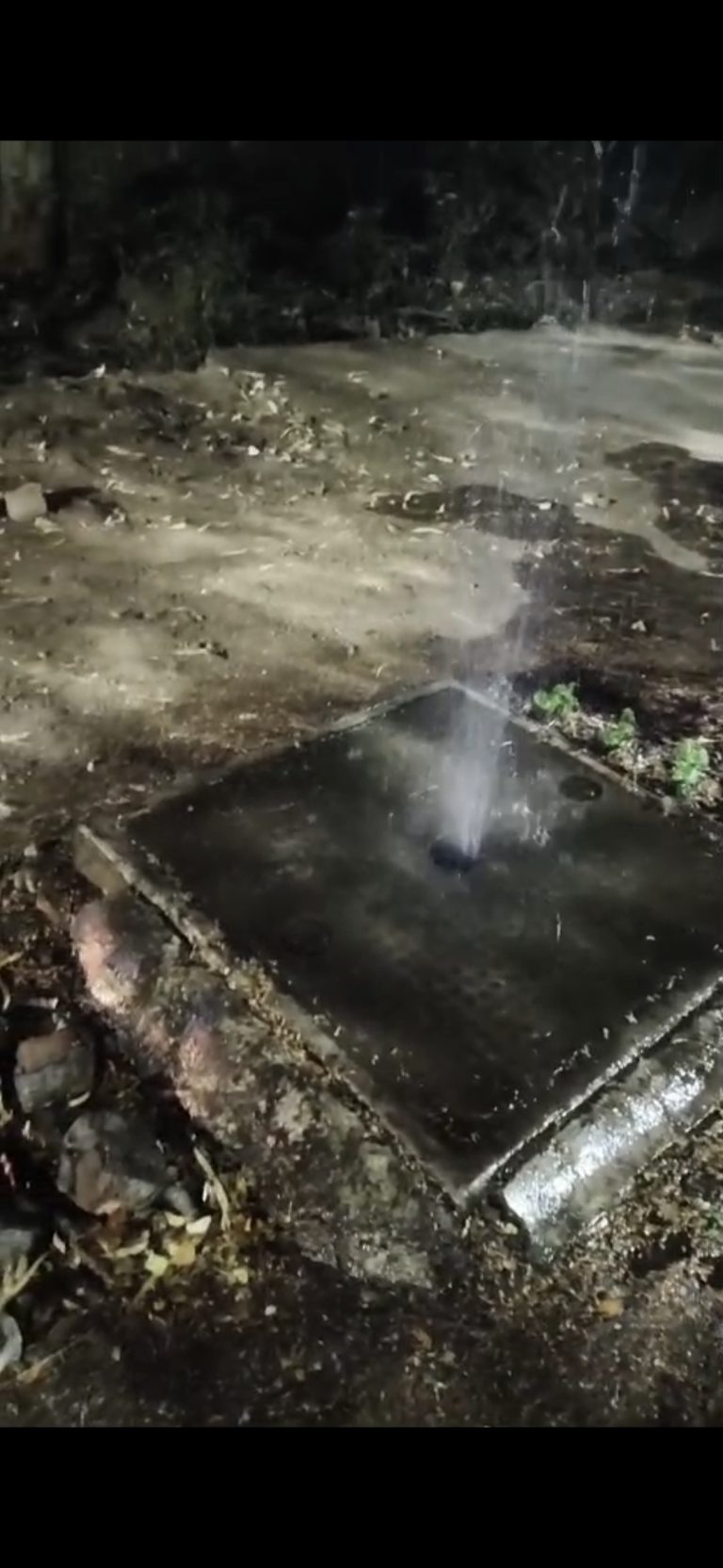 सातपूरमध्ये नाशिक महानगरपालिकेचा पाणीपुरवठा पाईप फुटला; मोठी गळती, नागरिक त्रस्त